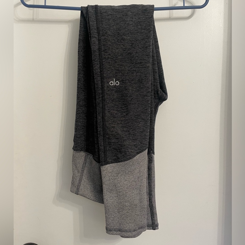 Medium gray Alo workout leggings